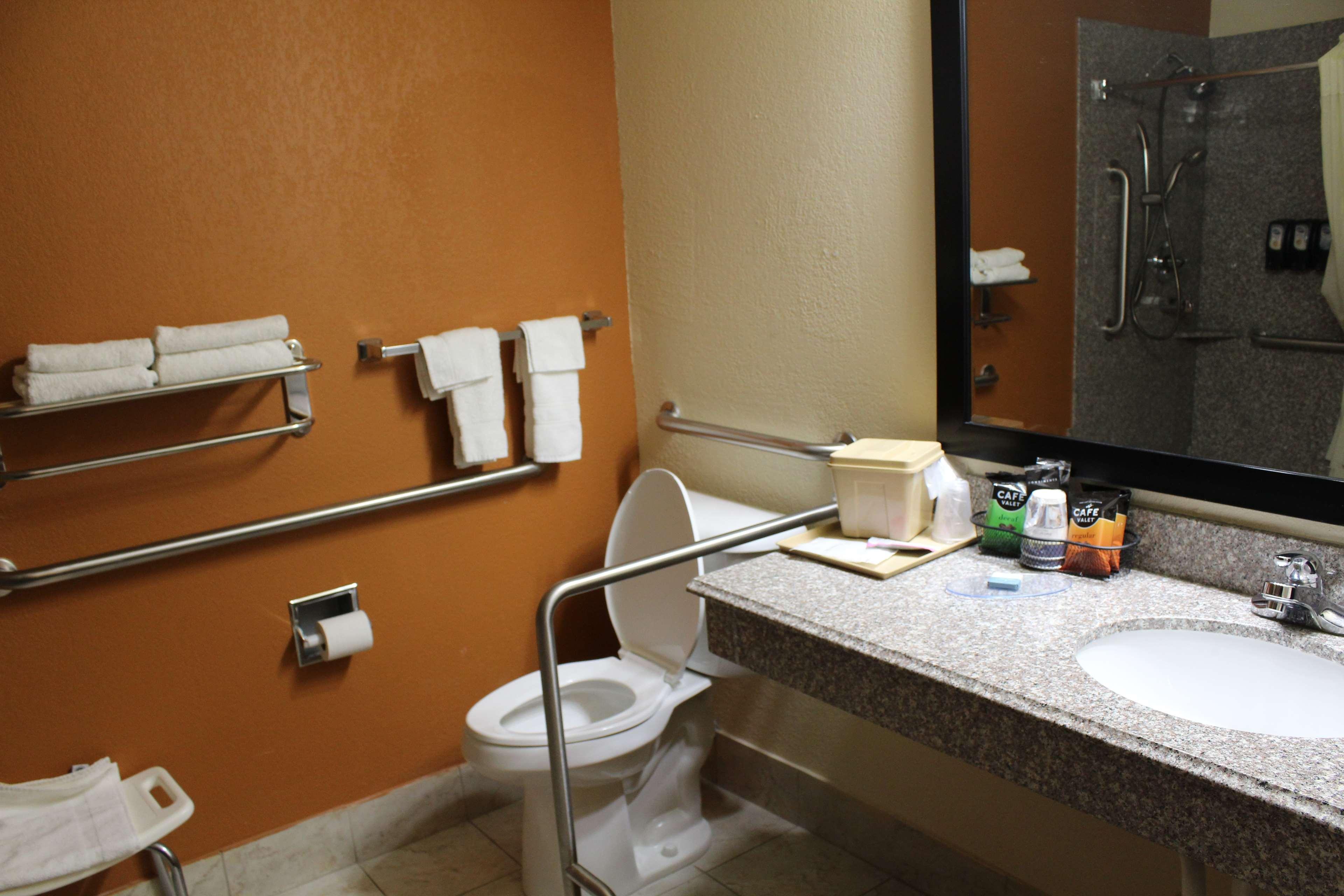 Best Western Kenosha Inn Broken Arrow Exterior photo