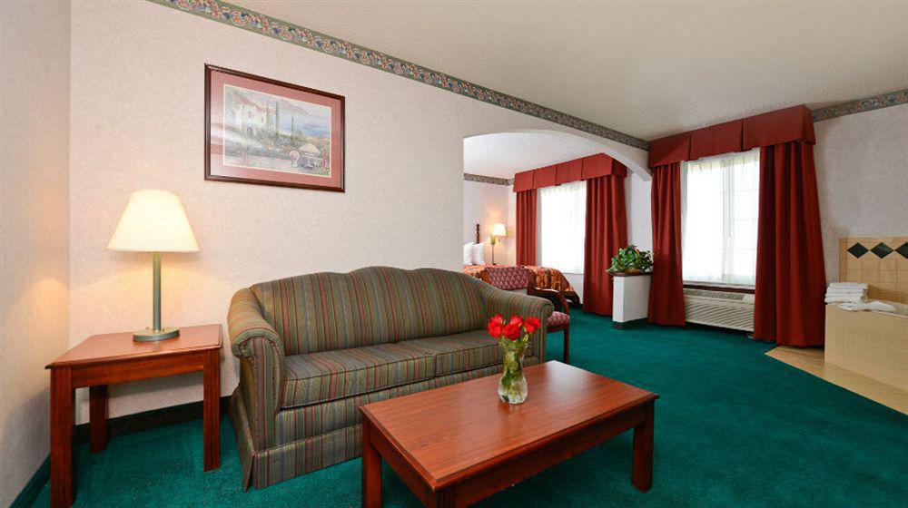 Best Western Kenosha Inn Broken Arrow Exterior photo